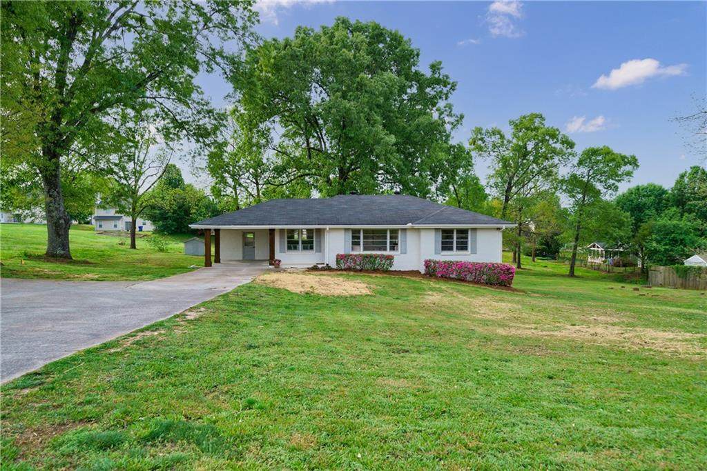 888 Springlake Road - Photo 1