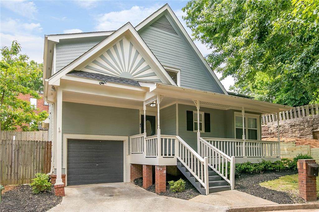 956 Oak Street - Photo 1