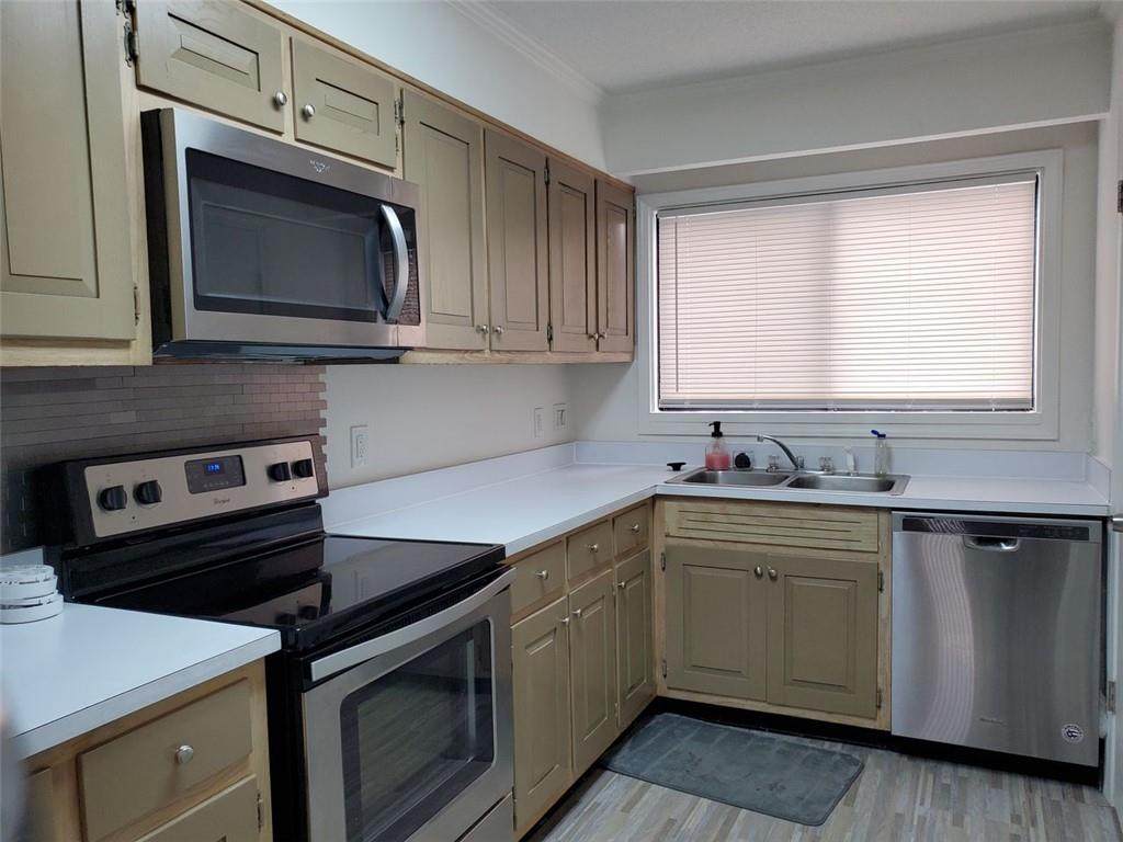 16 Willowick Drive - Photo 1