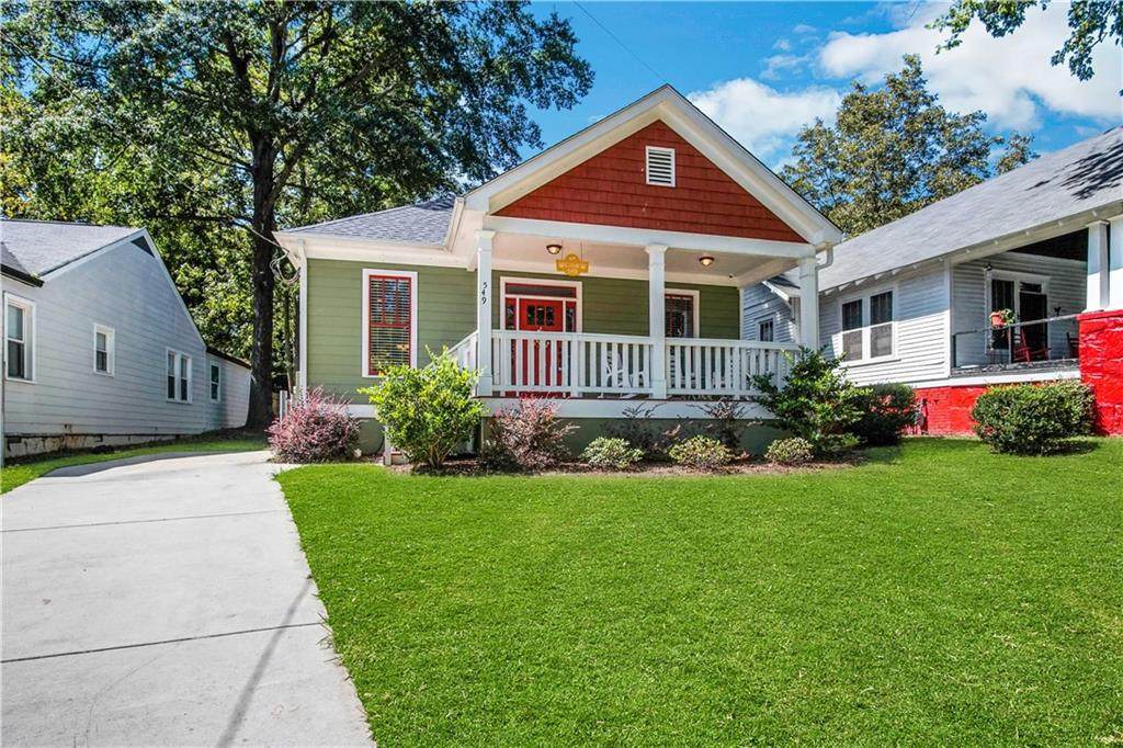 549 Ontario Avenue - Photo 1