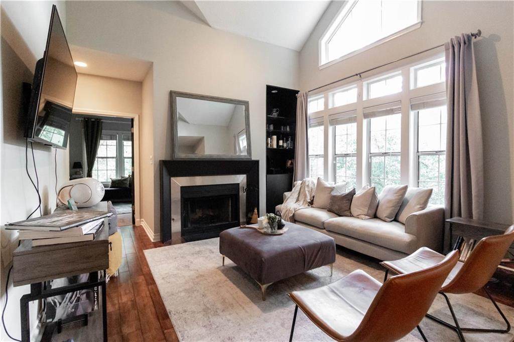 240 Renaissance Parkway - Photo 1
