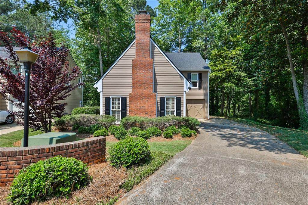 608 Roswell Green Lane - Photo 1