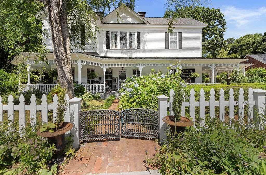 192 Washington Street - Photo 1