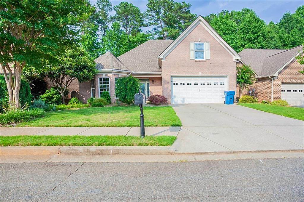 717 Retreat Woods Way - Photo 1