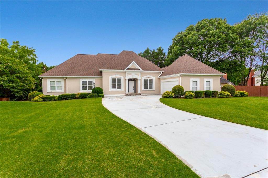 1225 Jennifer Oaks Circle Circle - Photo 1