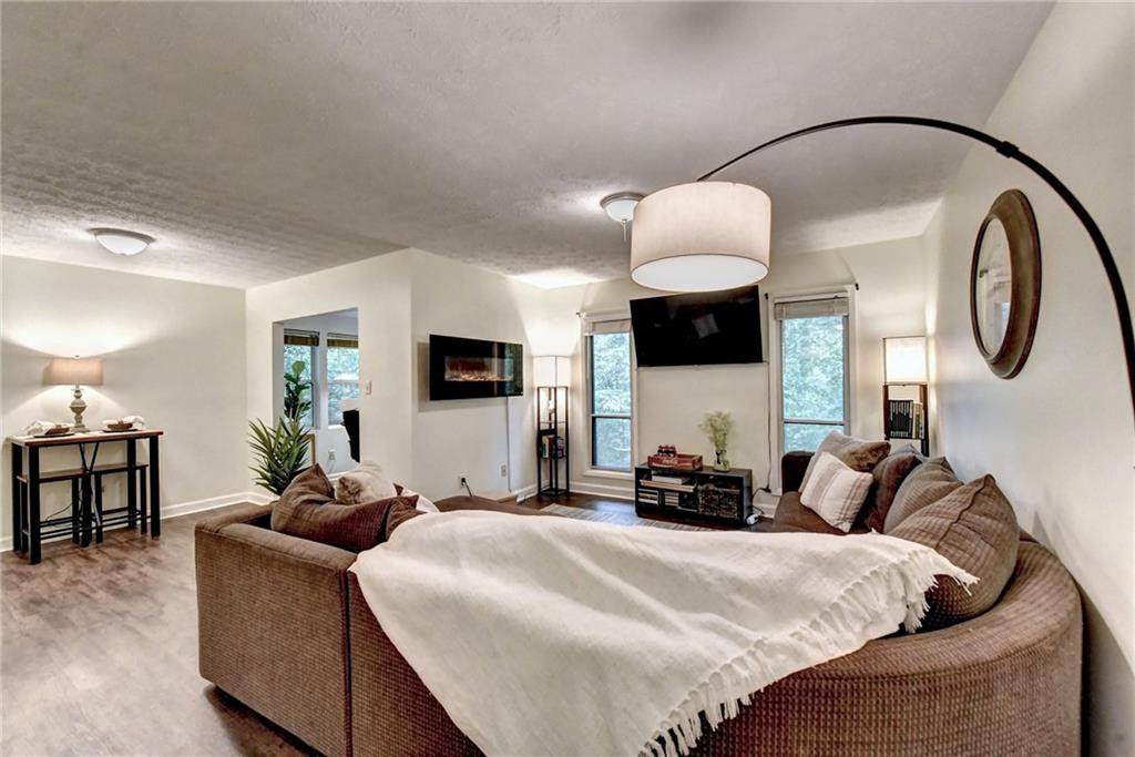 5153 Roswell Road - Photo 1