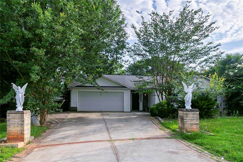 300 Claremont Drive - Photo 1