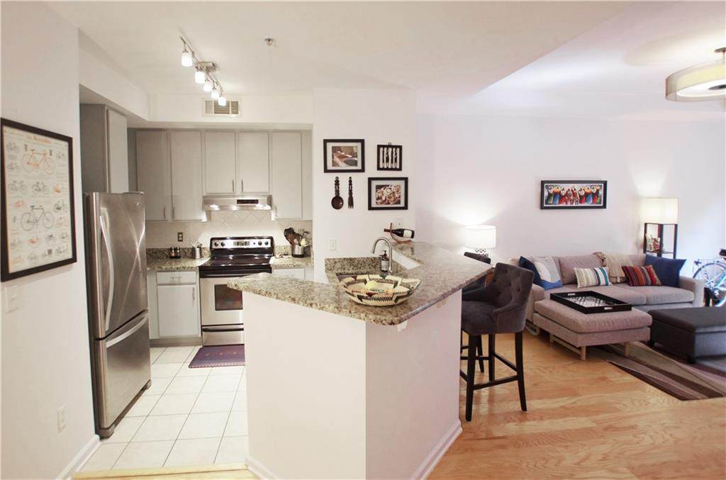 821 Ralph Mcgill Boulevard - Photo 1