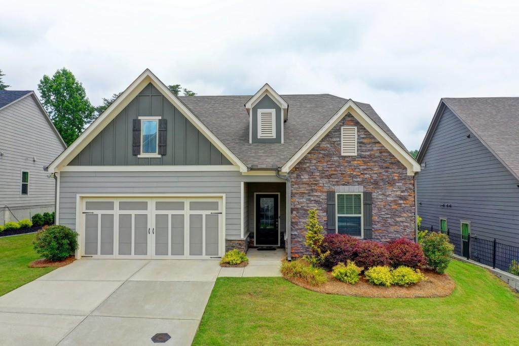407 Ridgeway Lane - Photo 1