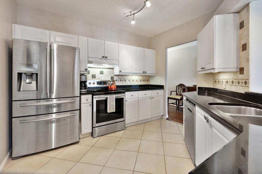 3334 Peachtree Road - Photo 1