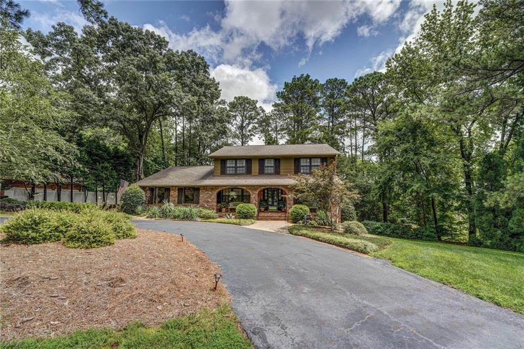 6215 Crestview Drive - Photo 1