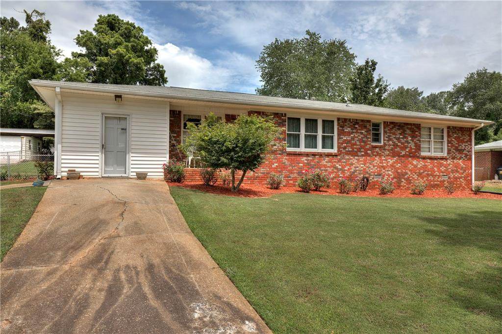 108 Debbie Lane - Photo 1