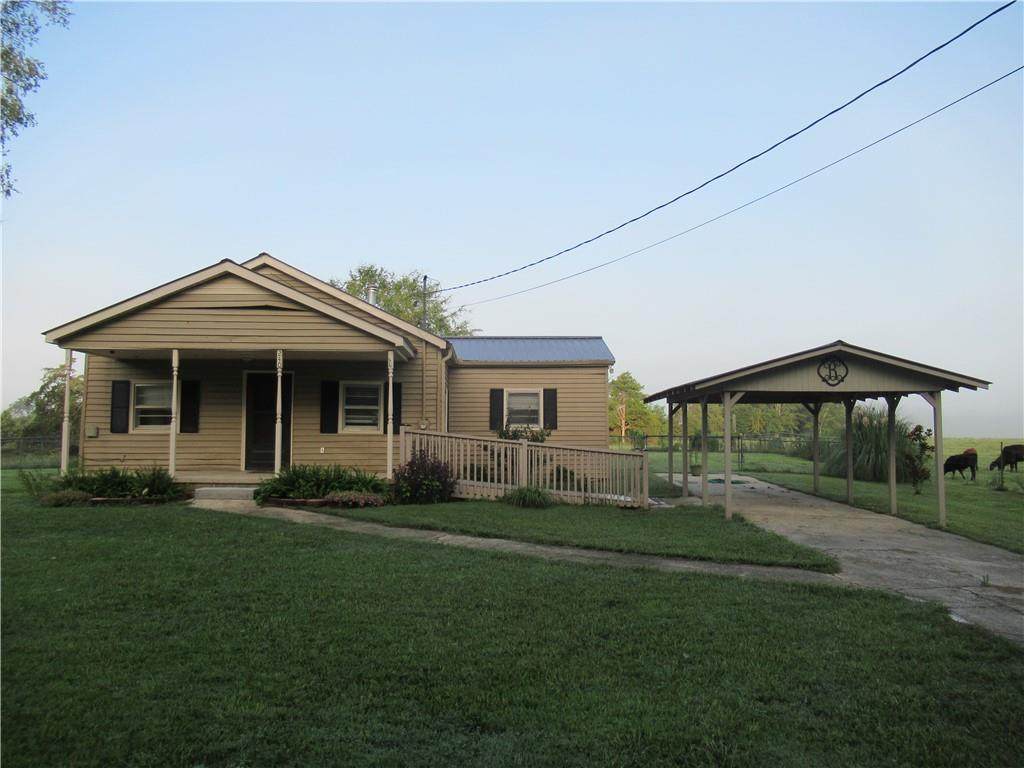 240 Benedict Loop - Photo 1