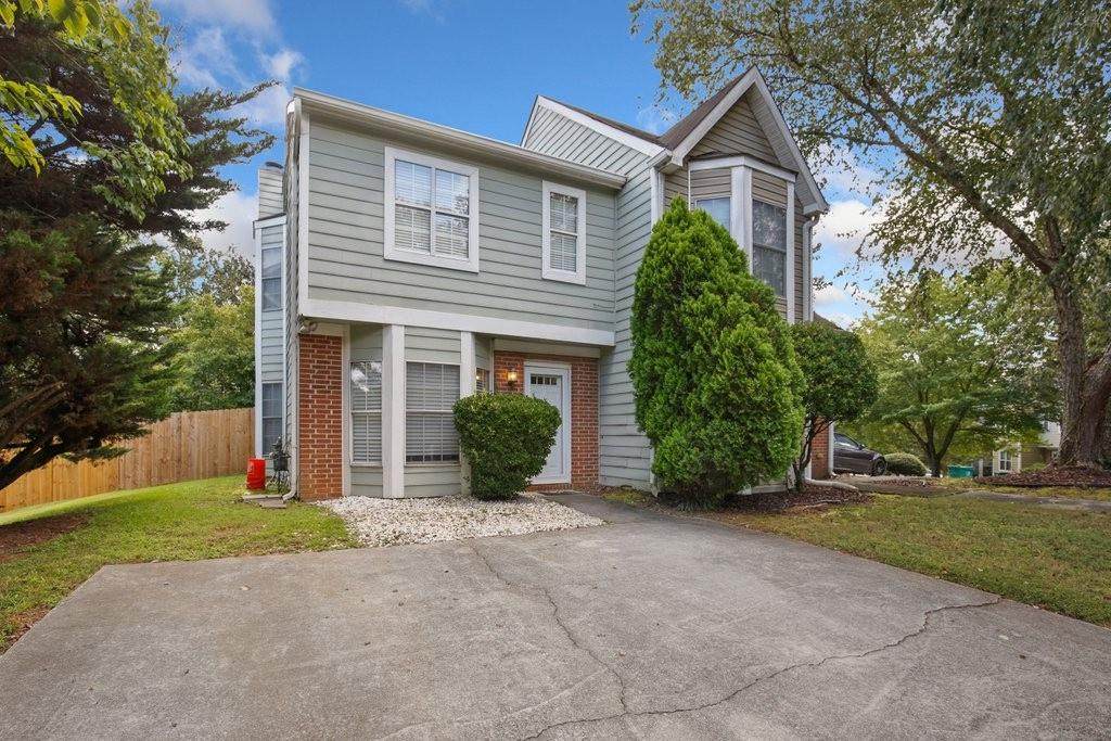5015 Laurel Springs Way - Photo 1