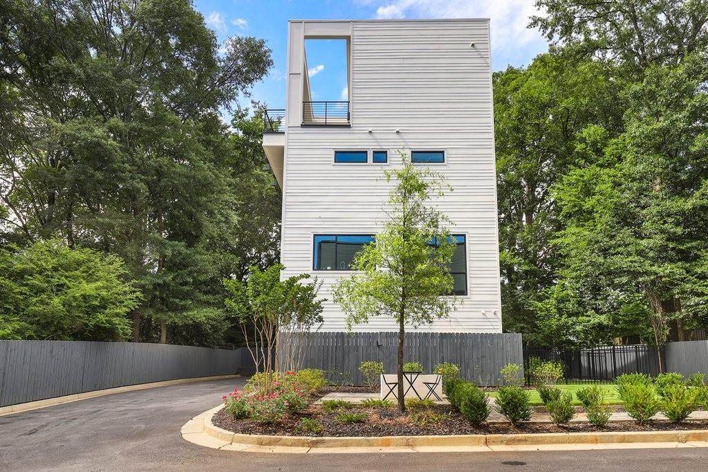 910 Ponce De Leon Avenue - Photo 1