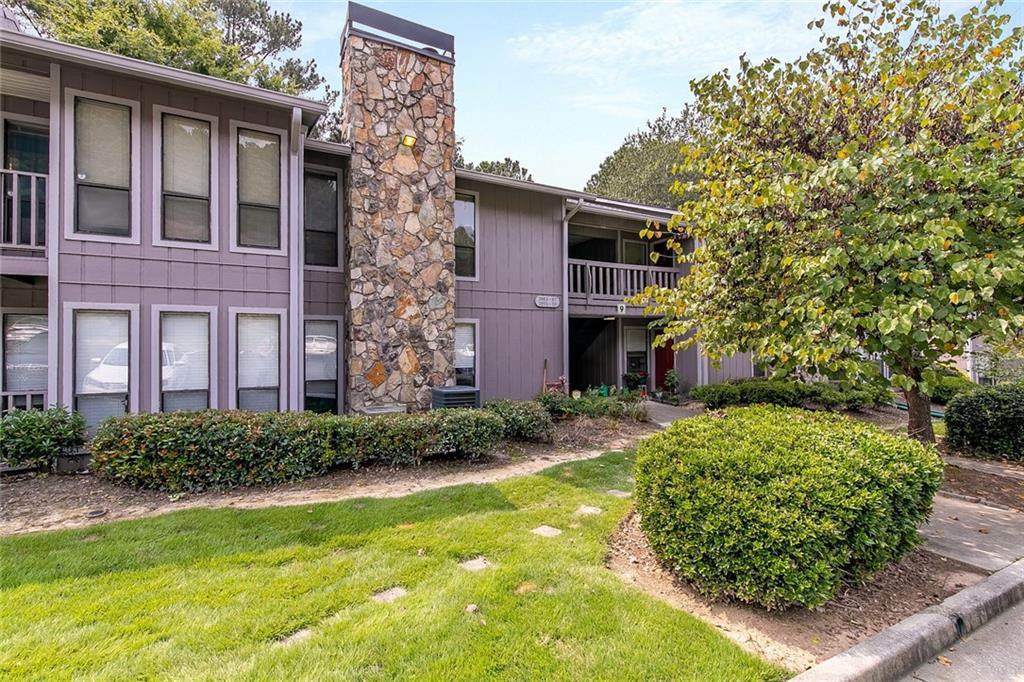 3965 Woodridge Way - Photo 1