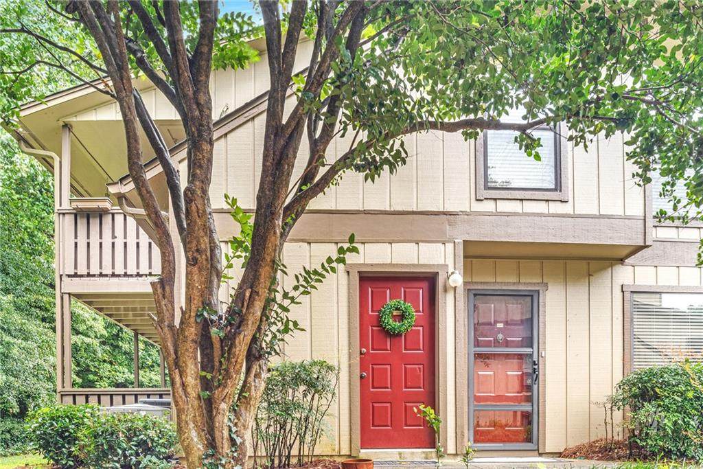 1104 Woodcliff Drive - Photo 1