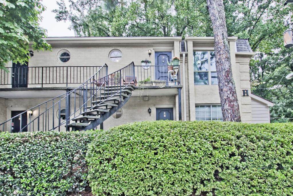 5400 Roswell Road - Photo 1