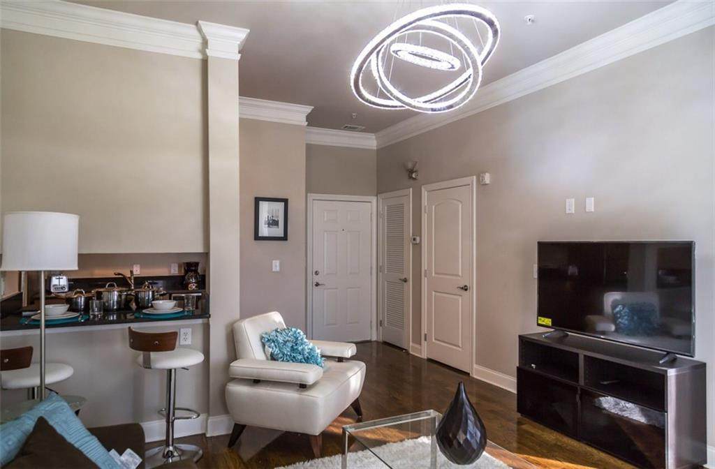 140 Alden Avenue - Photo 1