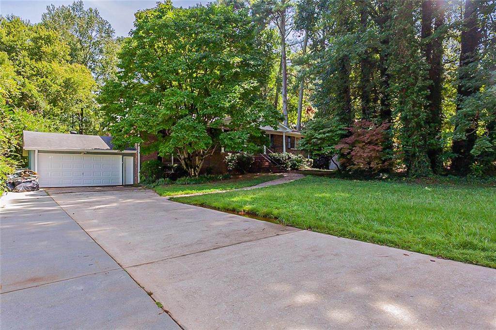 2916 Cardinal Lake Circle - Photo 1