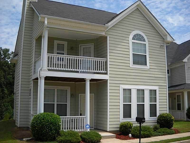 4904 Heritage Circle - Photo 1