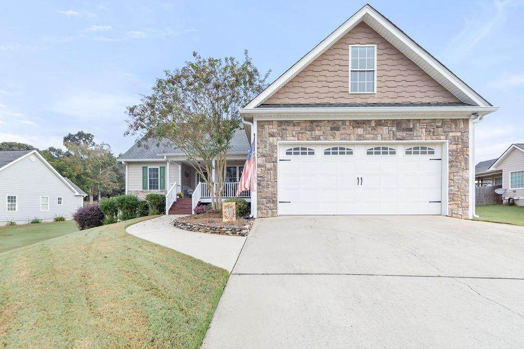 61 Helene Way - Photo 1
