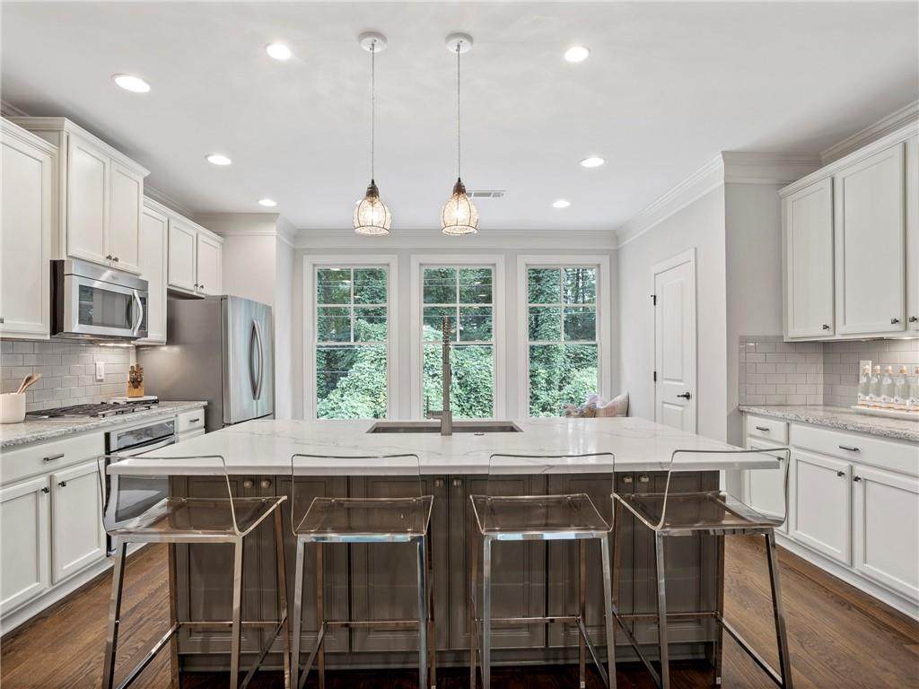 328 Alberta Terrace - Photo 1