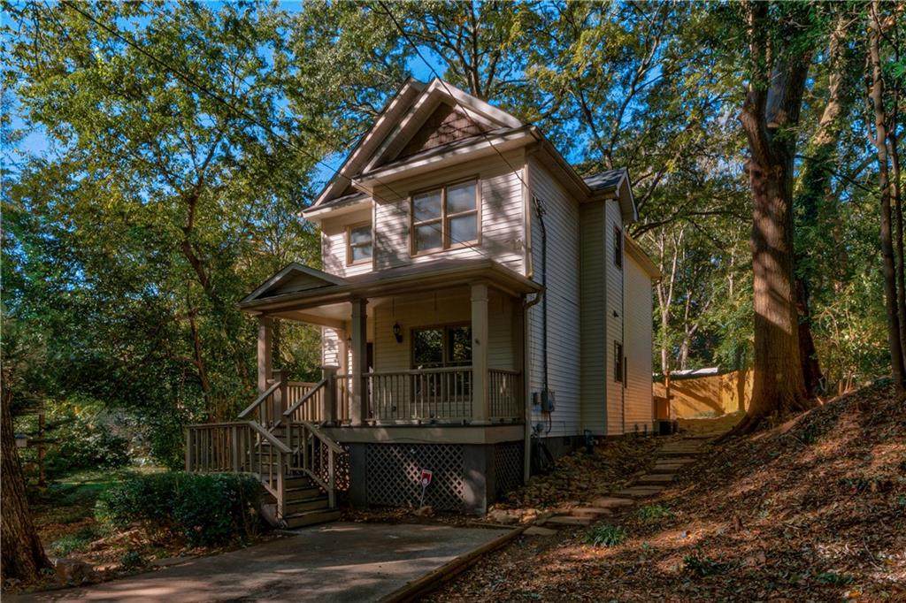 445 Loomis Avenue - Photo 1