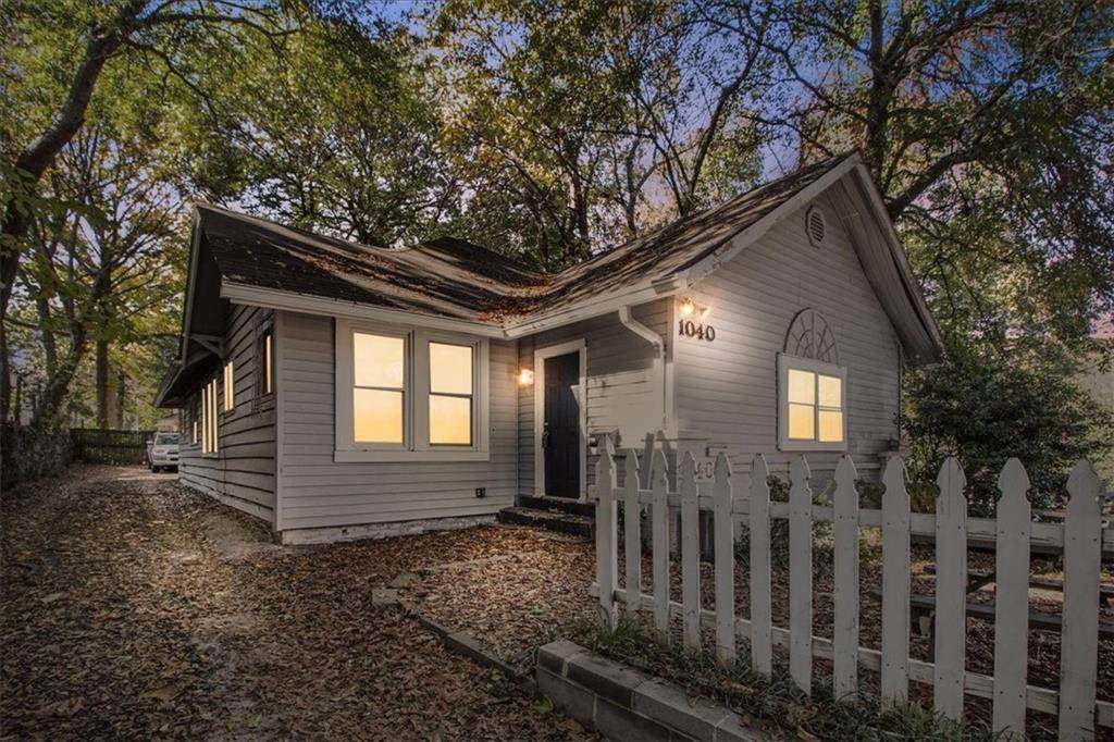 1040 Hemphill Avenue - Photo 1