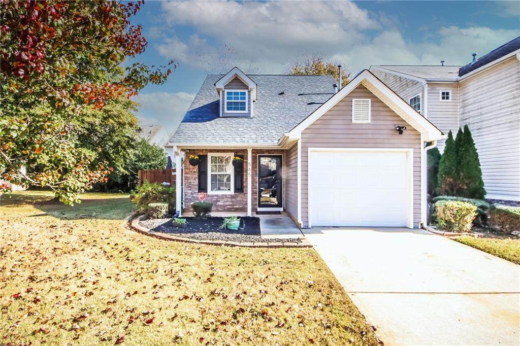 565 Lakeside Circle - Photo 1