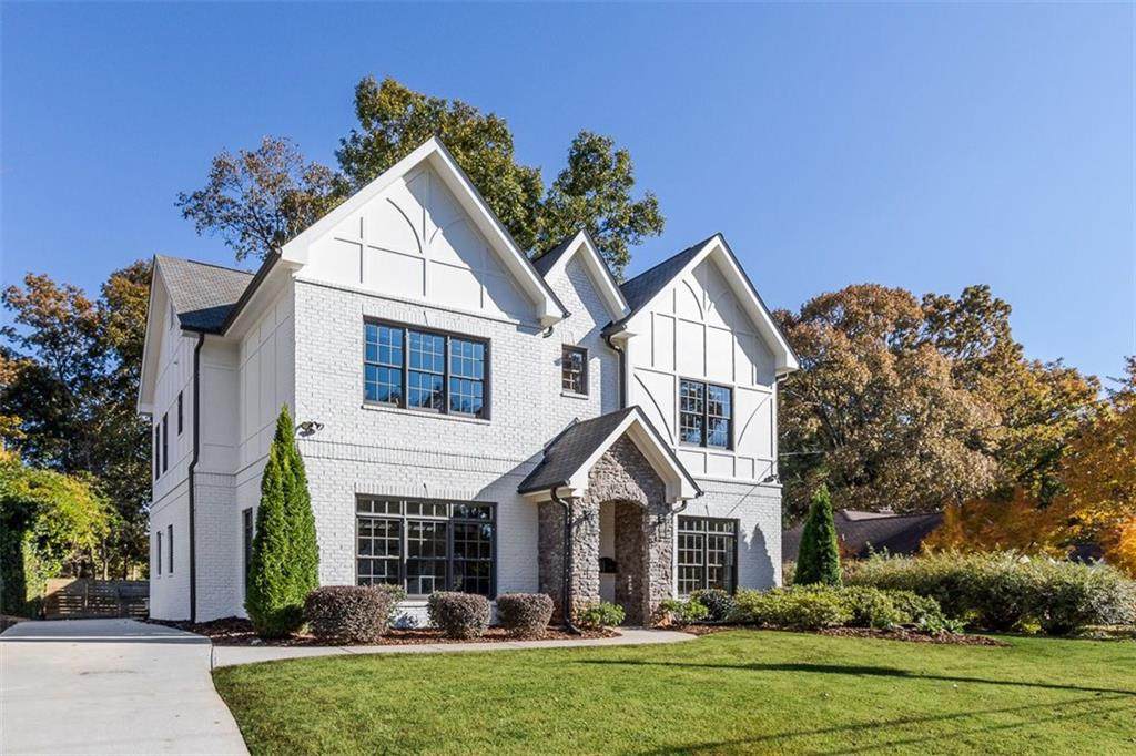 812 Stratford Road - Photo 1