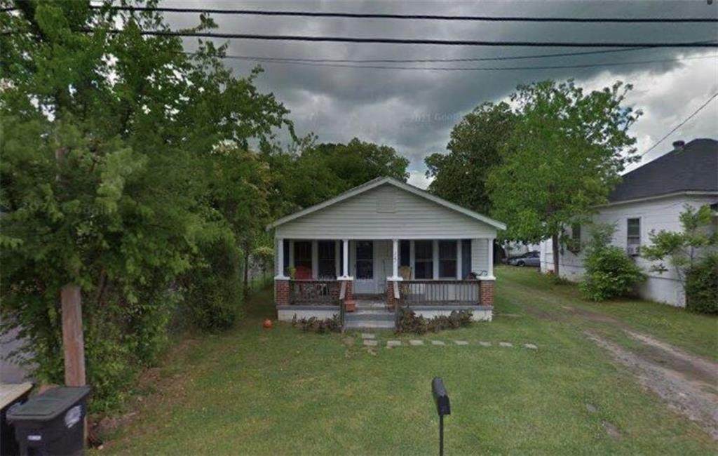 527 W 11th Street - Photo 1
