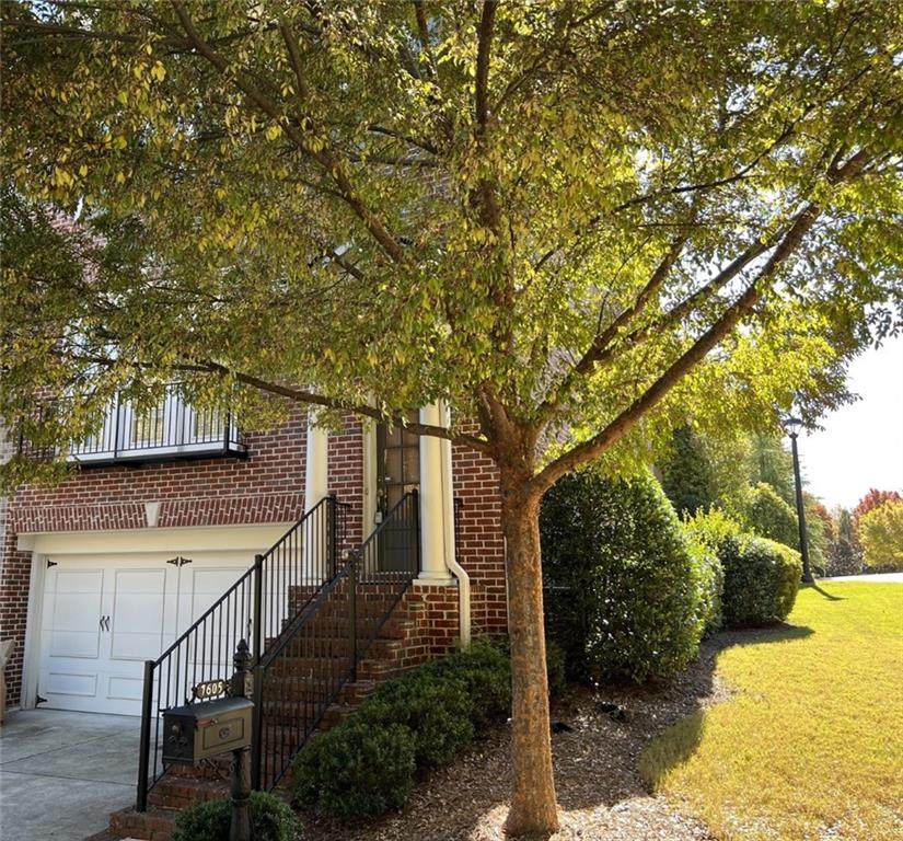 7605 Lowery Oak Dr - Photo 1
