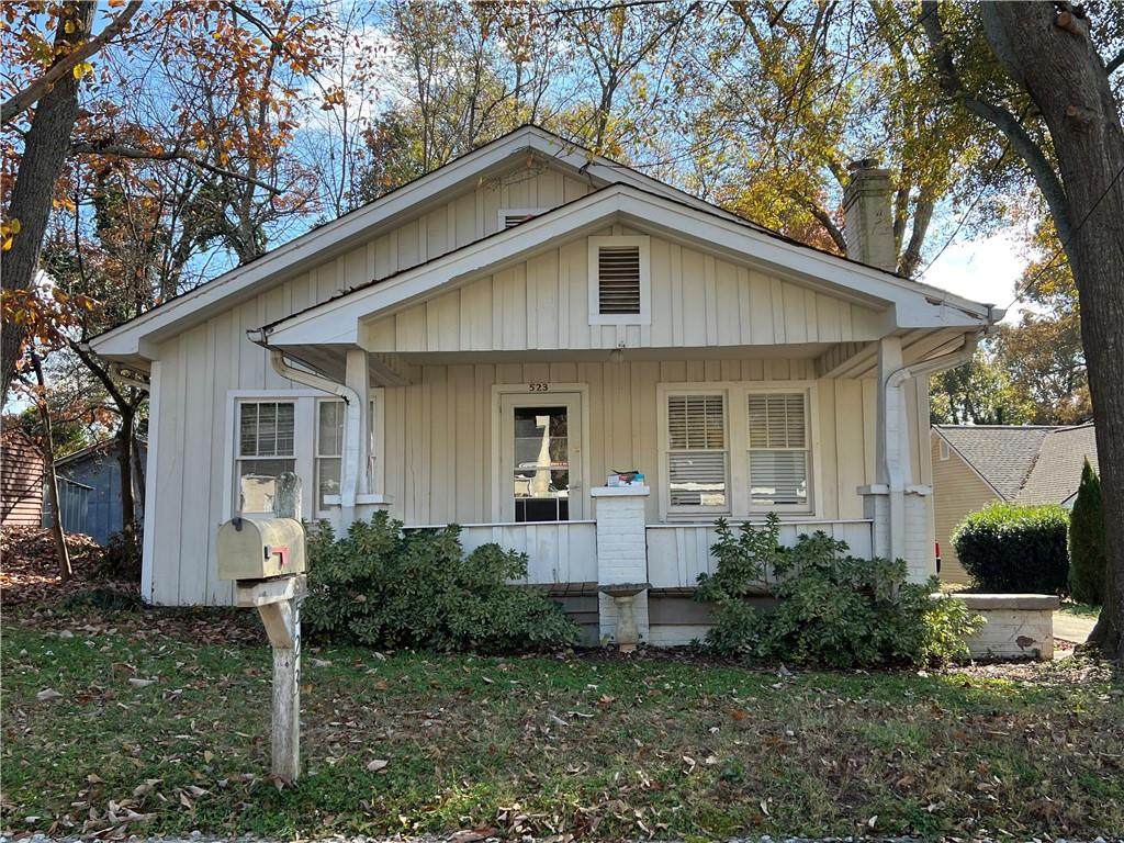 523 Ridgewood Avenue - Photo 1