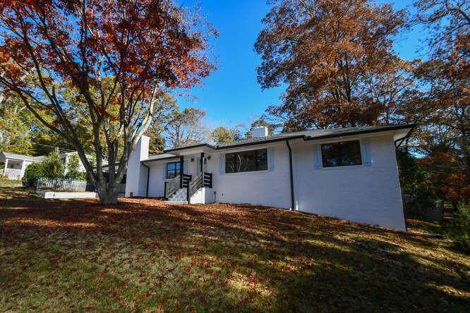 1674 Woodlawn Avenue - Photo 1
