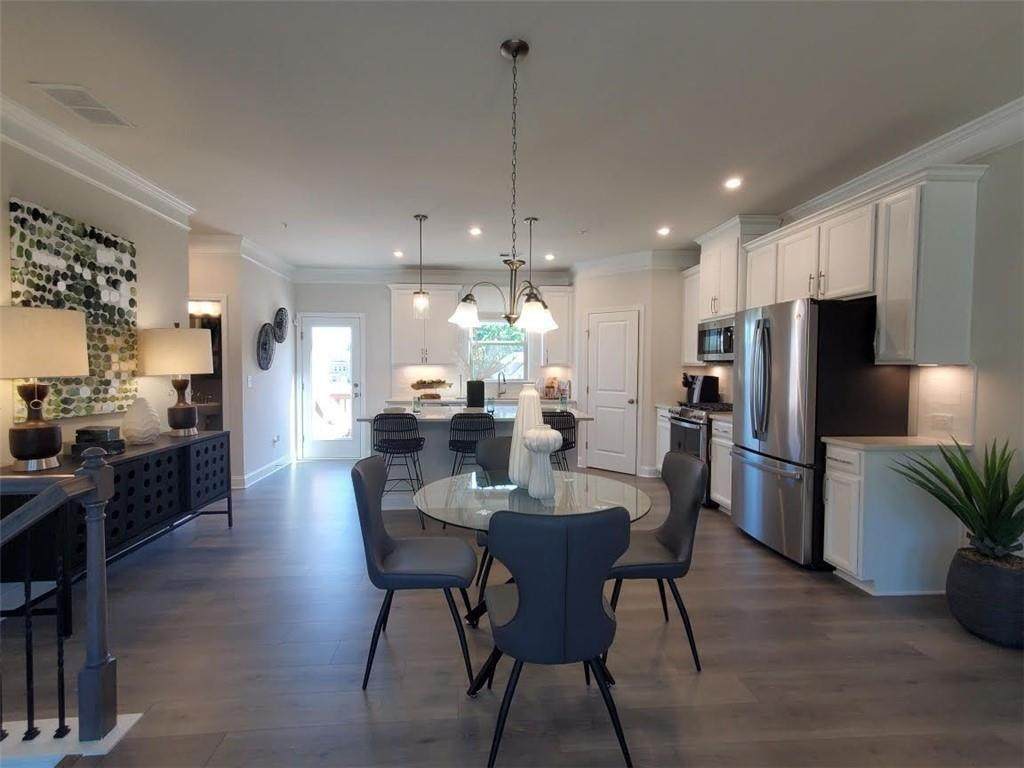 1679 Coasta Way - Photo 1