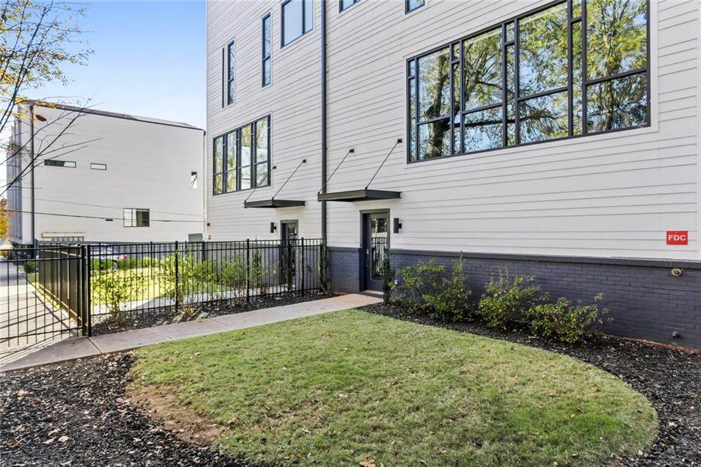 910 Ponce De Leon Avenue - Photo 1