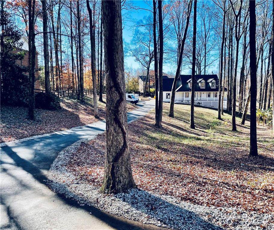 441 Oak Leaf Trail - Photo 1