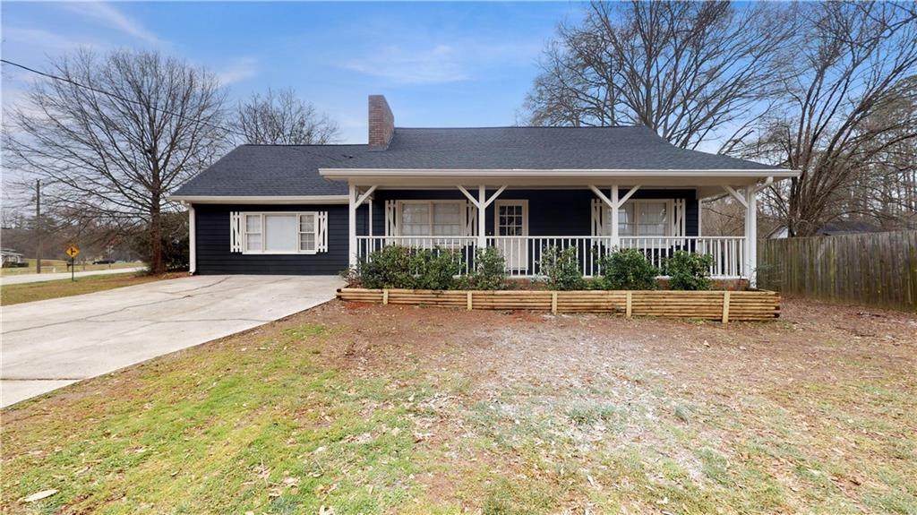4943 Janet Way - Photo 1