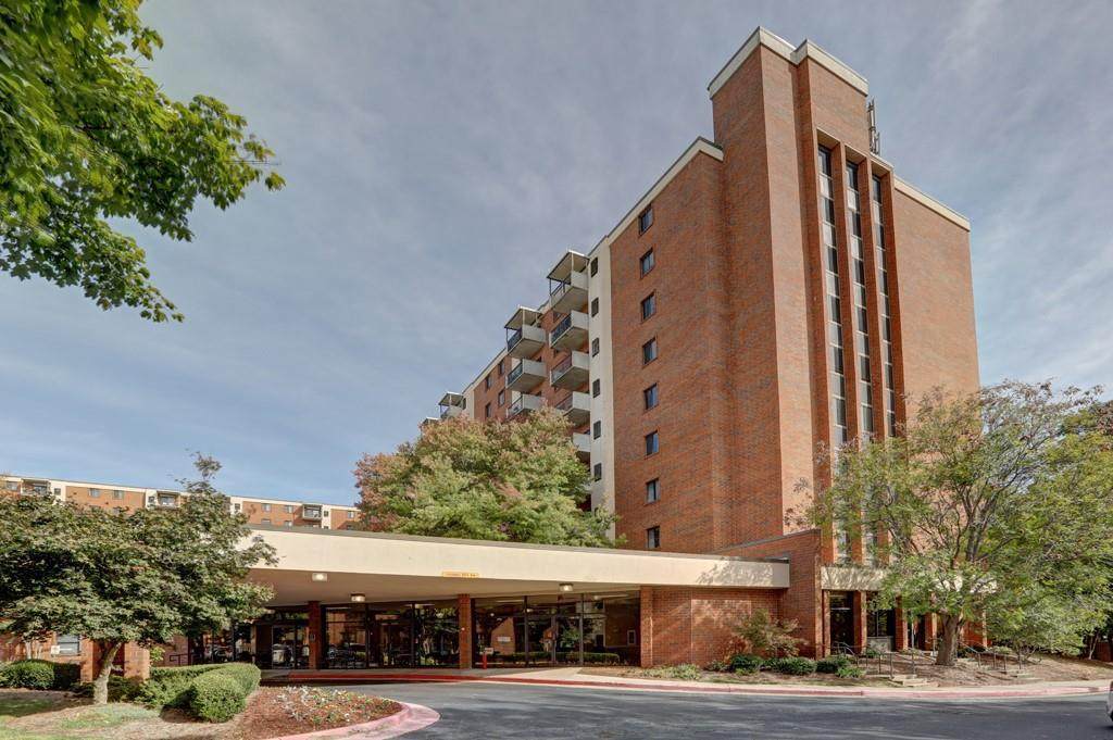 300 Johnson Ferry Road - Photo 1