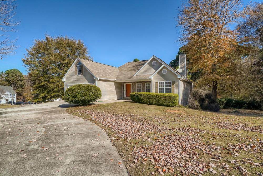 810 Scenic Lake Drive - Photo 1
