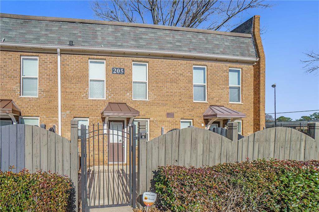 205 Winding River - Photo 1