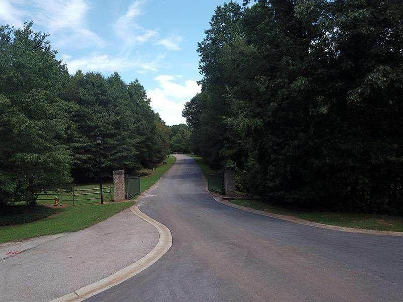 284 Carriage Avenue - Photo 1