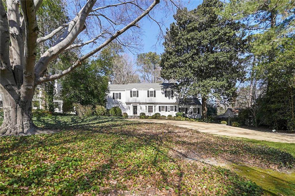 631 Peachtree Battle Avenue - Photo 1