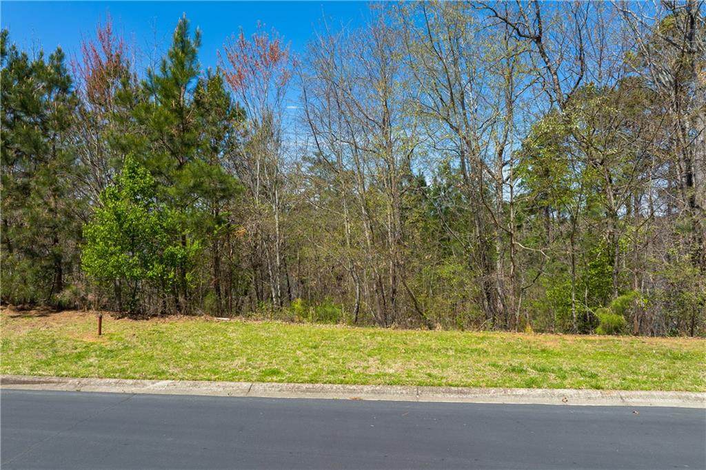 2807 Ne Point Overlook - Photo 1