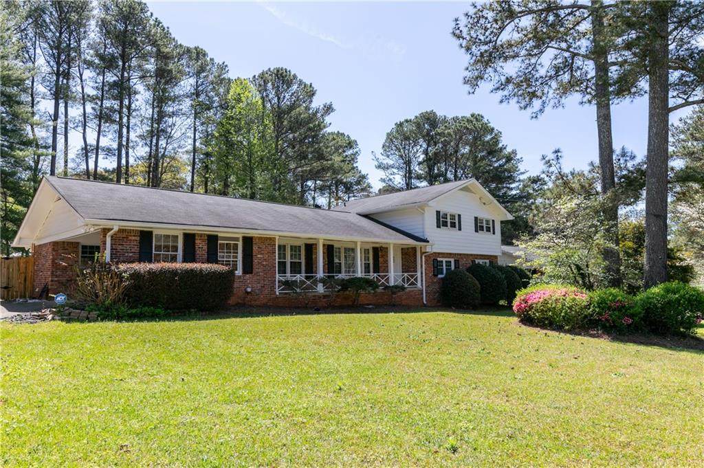 2723 Gleneagles Drive - Photo 1