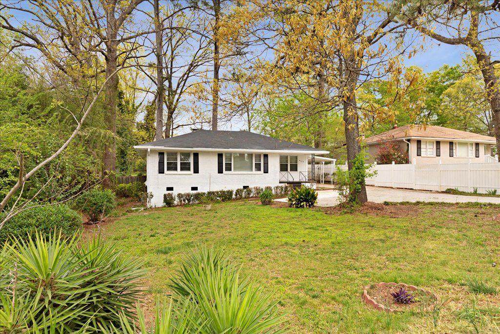 4750 Glenwood Road - Photo 1
