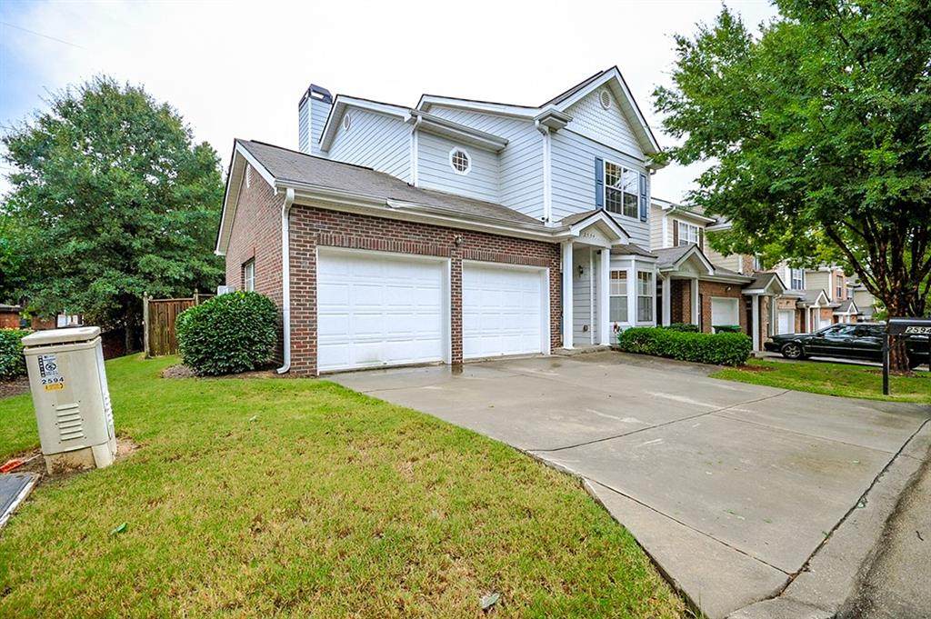 2594 Laurel Circle - Photo 1
