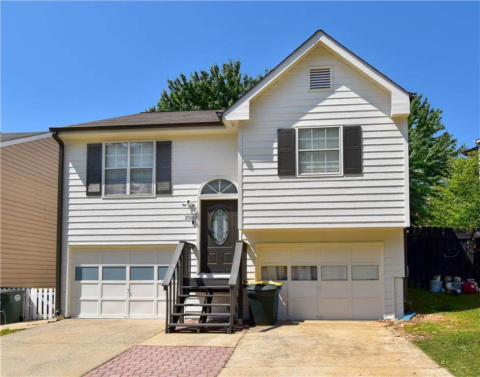 1019 Hillsborough Chase - Photo 1