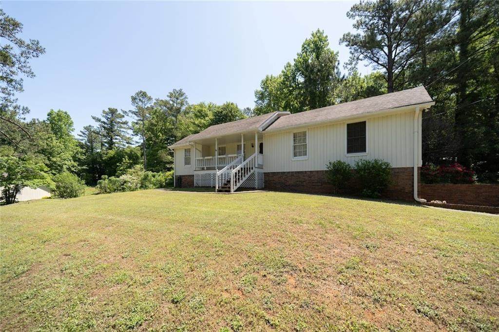 108 Creekview Drive - Photo 1